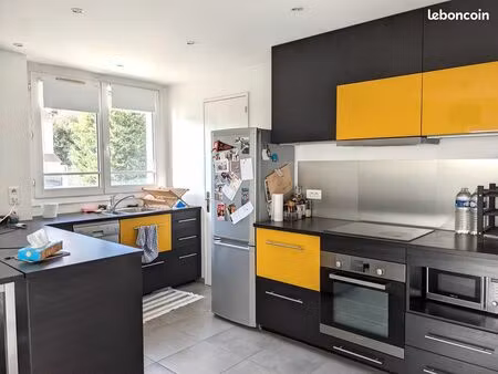 appartement meuble 3 pieces  cave et parking