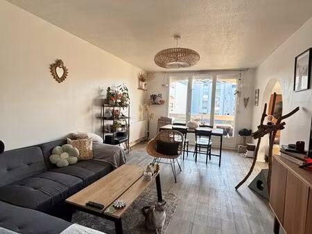 750 cc - appartement à louer t3 - 78m2 - lons