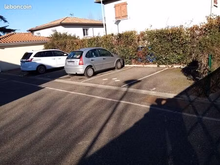 location place de parking / stationnement aucamville