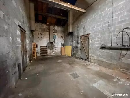 parking/box 1 pièce 40 m²