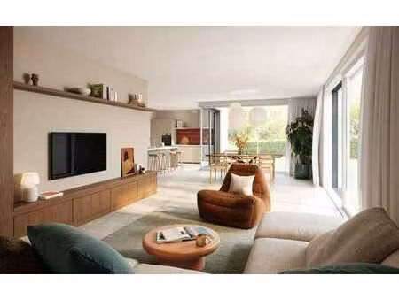 zeer ruime halfopen bebouwing midden in het groen