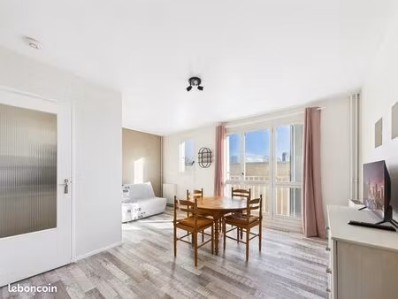 studio 1 pièce 27 m²