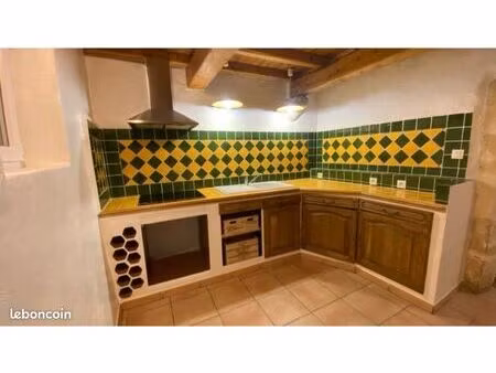 ?a louer maison de village à maillane