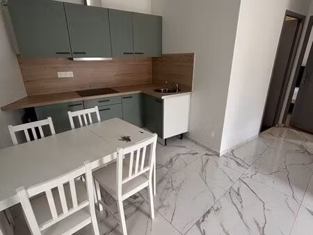 apparemment rdc à louer (electricité inclus dans le prix de loyer)