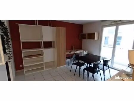 studio meublé (34m2) avec parking proche tram b (hangars)