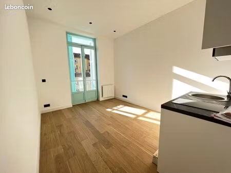 studio 1 pièce 20 m²