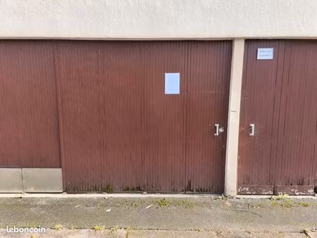 garage libre rue garcia lorca a pau