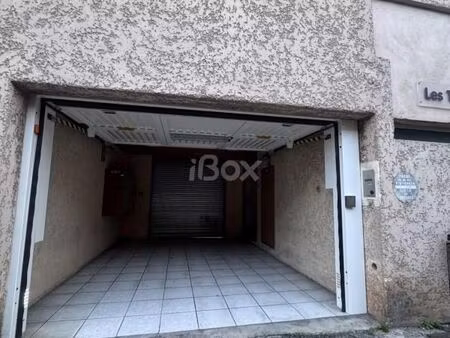 parking 16 m² toulon