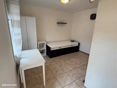 studio – 17 m² – chutes lavies - quartier calme – disponible immédiatement