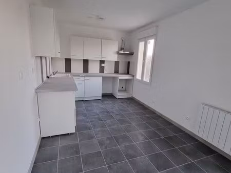 appartement f4 à louer - 4 pièces - 84 38 m2 - montdidier - 80 - picardie