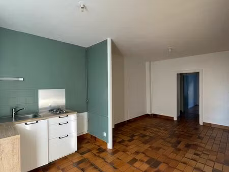 a louer à issoire (63500)  centre-ville : appartement de 34 m²