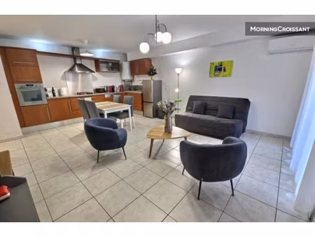 location meublée appartement 2 pièces 50 m² à salon-de-provence (13300)  1 290 €