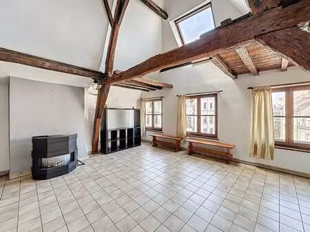 grand place  superbe appt 1ch de ± 75m²