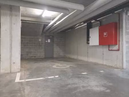 emplacement de parking intérieur - quartier