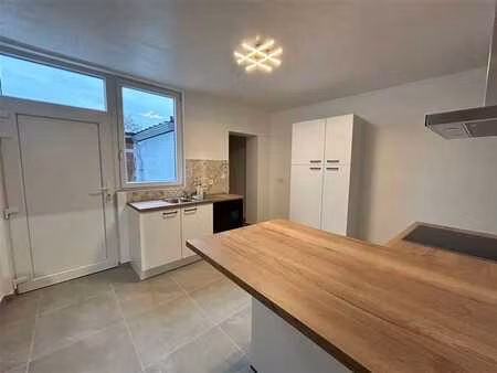 bonne maison d’habitation entièrement rénovée sur 2a 70ca