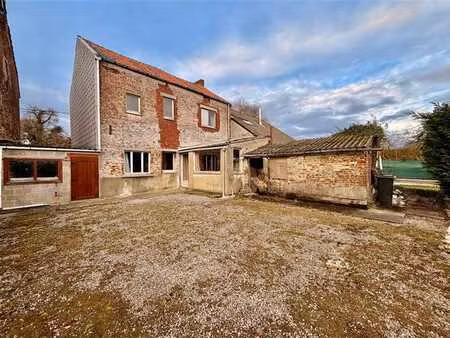 maison de caractère à rénové!