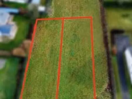 un terrain sis à vance à front de la rue des gamelles – lot1