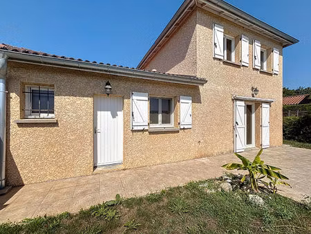 maison de 105m2  4 chambres  terrain de 730m2 au calme sur le secteur de saint vulbas