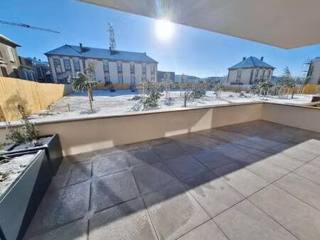 location appartement 3 pièces aux sables-d'olonne (85100) : à louer 3 pièces / 69m² les sa