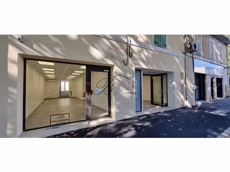 location locaux professionnels 3 pièces 127 m² à pertuis (84120)  1 780 €
