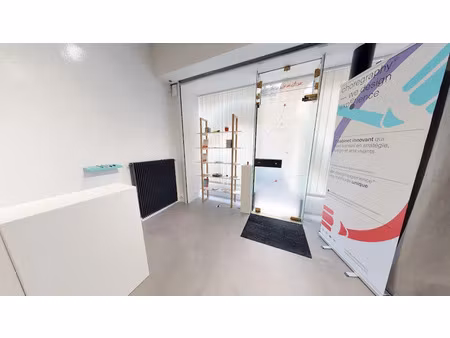 location locaux professionnels 47 m² à paris 18ème (75018)  2 163 €