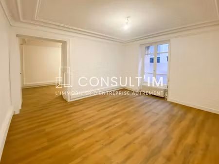 location locaux professionnels 63 m² à paris 17ème (75017)  2 700 €