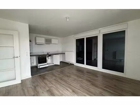 location appartement  48.31 m² t-2 à lille  711 €