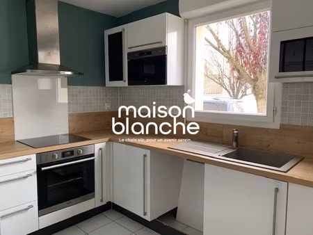 location maison 4 pièces 81.15 m² à surgères (17700)  940 €