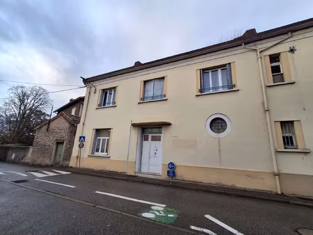 tournon sur rhone (sud)  appartement t4 au dernier étage