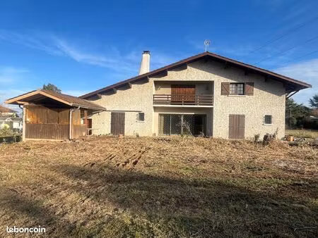 grande maison 8 pieces de 309 m²