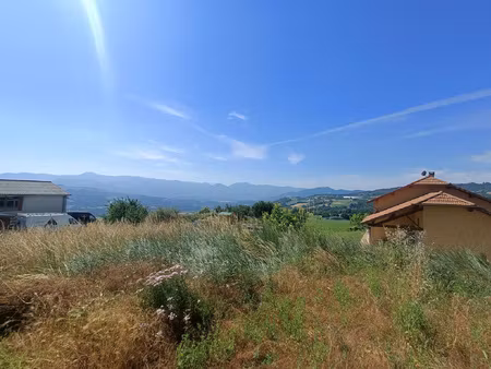 terrain constructible avec vue sur la commune de pelleautier