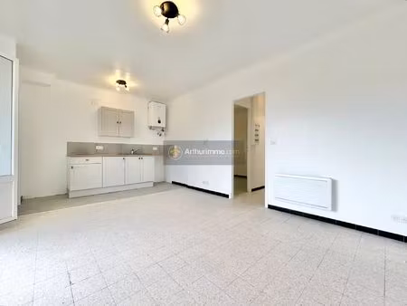 location appartement 2 pièces 35 m2 à saint-aygulf