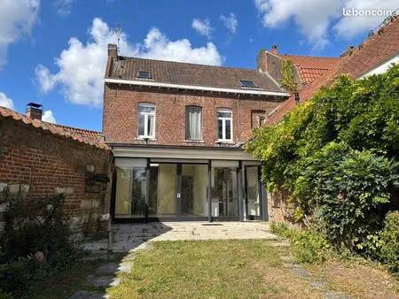 cysoing grande maison familiale avec charme en plein centre ville