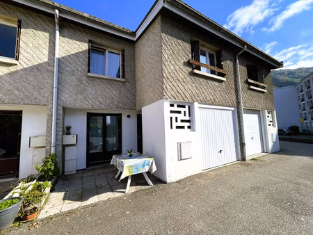 maison mitoyenne + garage et jardin