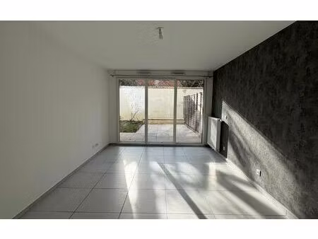 location appartement  m² t-3 à la courneuve  1 280 €