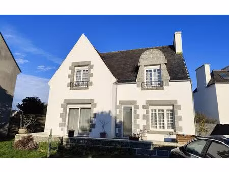 location maison  137.12 m² t-5 à ploudaniel  1 065 €