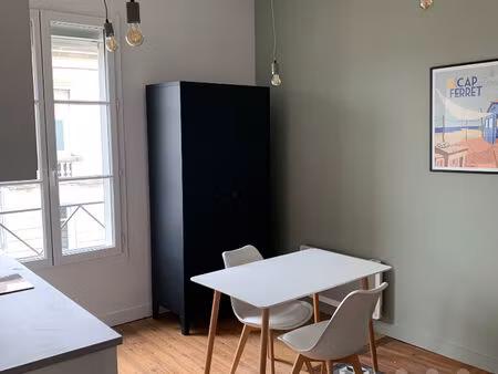 appartement 1 pièce 18.3 m²