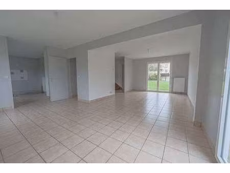 location maison à franqueville-saint-pierre (76520) : à louer / 115m² franqueville-saint-p