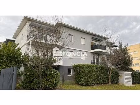 secteur port du canal  agréable t2 avec balcon et parking privatif