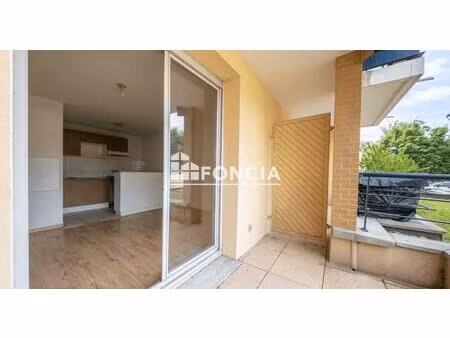 t3 avec terrasse et deux places de parking