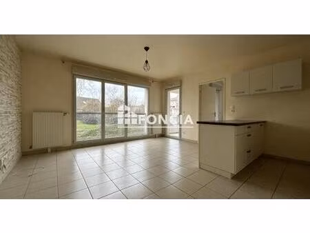 appartement de 3 piéces avec balcon et parking