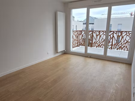 à louer à ozoir-la-ferrière : appartement de 55.9m2 avec bal