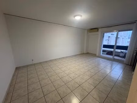 t3 avec balcon et garage lapujade bonnefoy