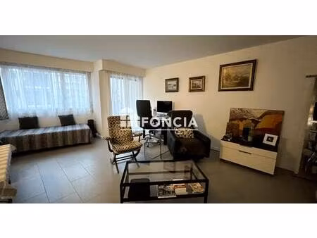 emplacement ideal - tours - place rabelais - magnifique appartement t2 - proche fac