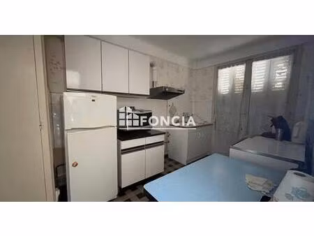 1er étage  chateauvert  garage