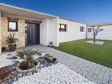 maison de plain-pied – 151 m² - piscine - saint-sauveur