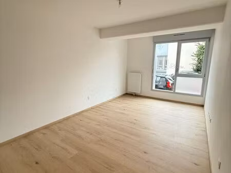 studio neuf 28 m² villeneuve-d'ascq – métro les prés / edgard pisani