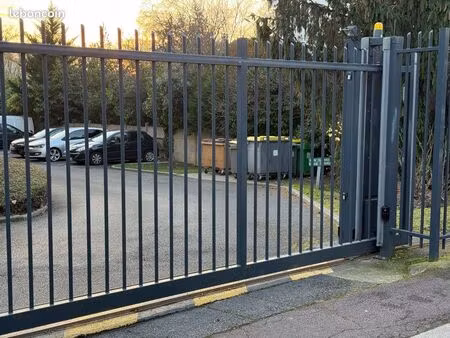 parking à louer 100