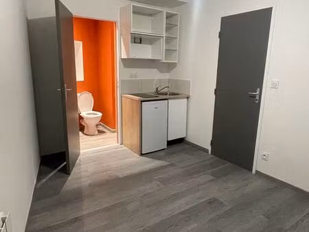studio 14 m² - clermont-ferrand - place du champgil