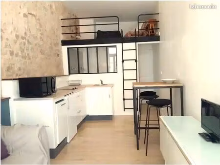appartement meublé à 20 mètres du vieux port